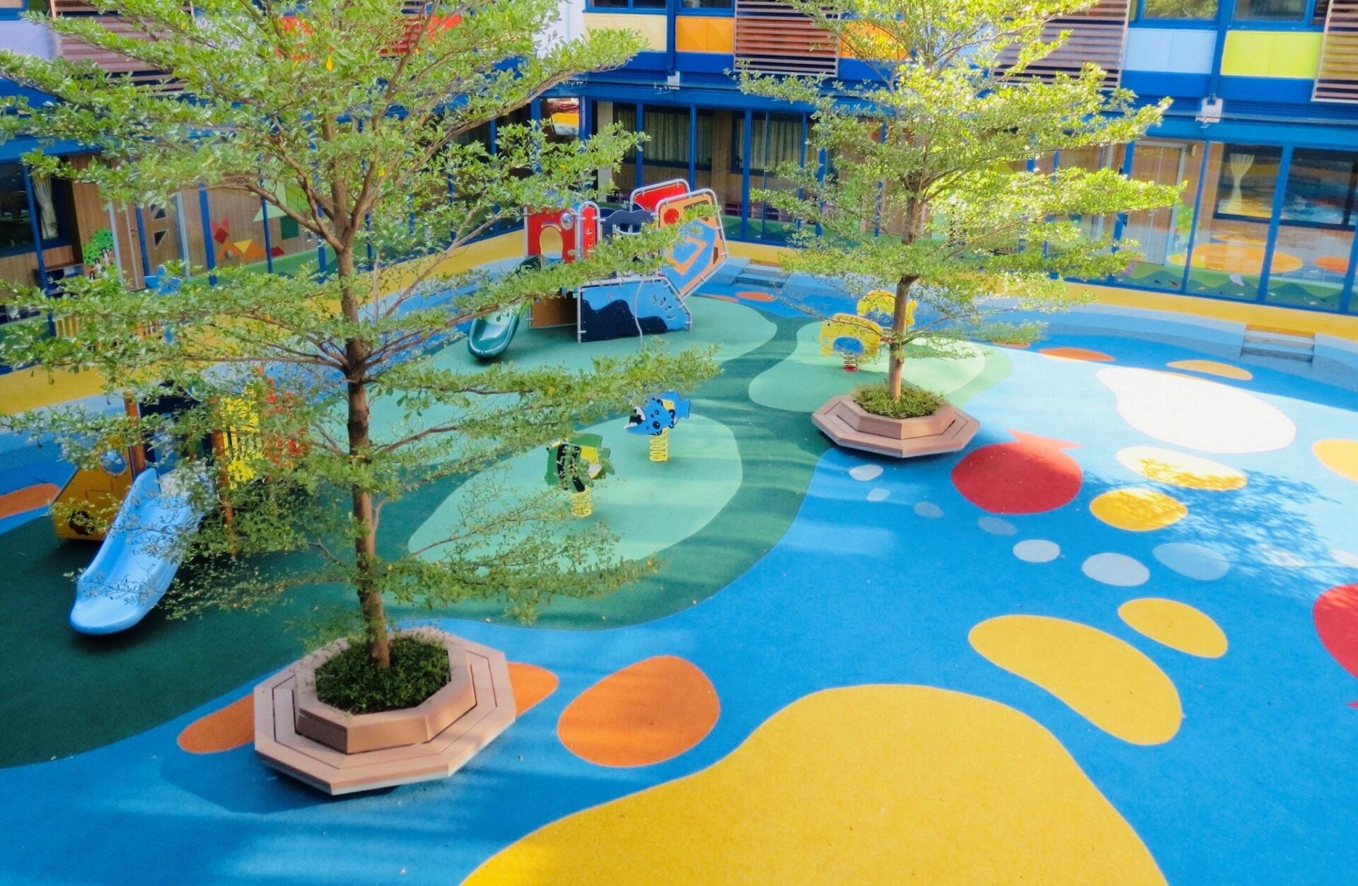 Sàn nhựa chống trượt hồ bơi ngoài trời